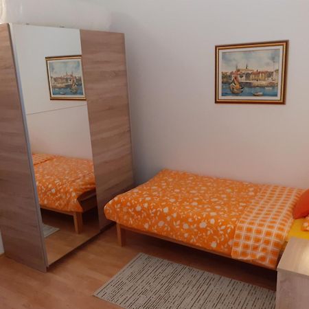 Apartments Lora Vir Dış mekan fotoğraf